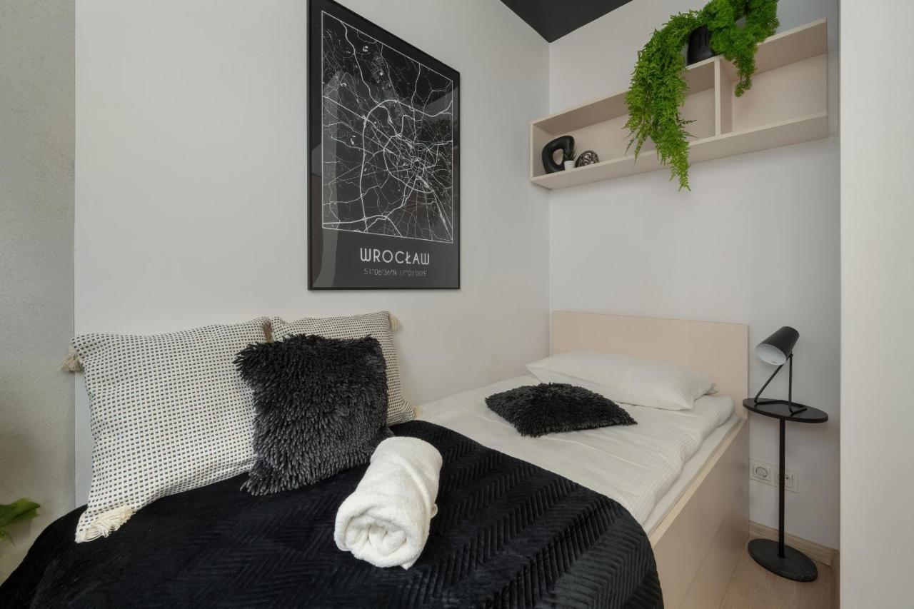 Trendy With Office Near Main Station By Renters