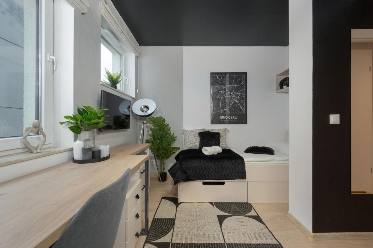 Trendy With Office Near Main Station By Renters Apartment *