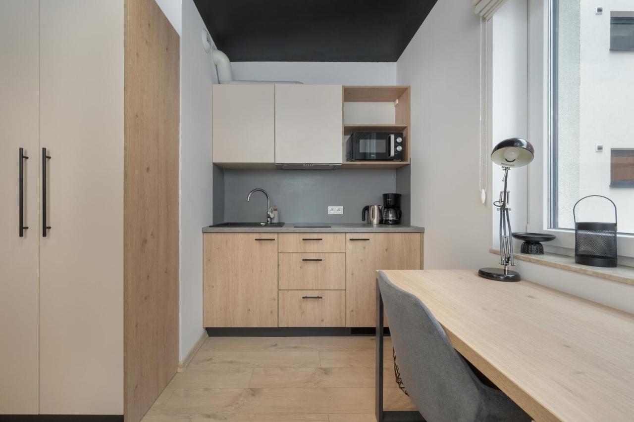 Apartment Trendy With Office Near Main Station By Renters