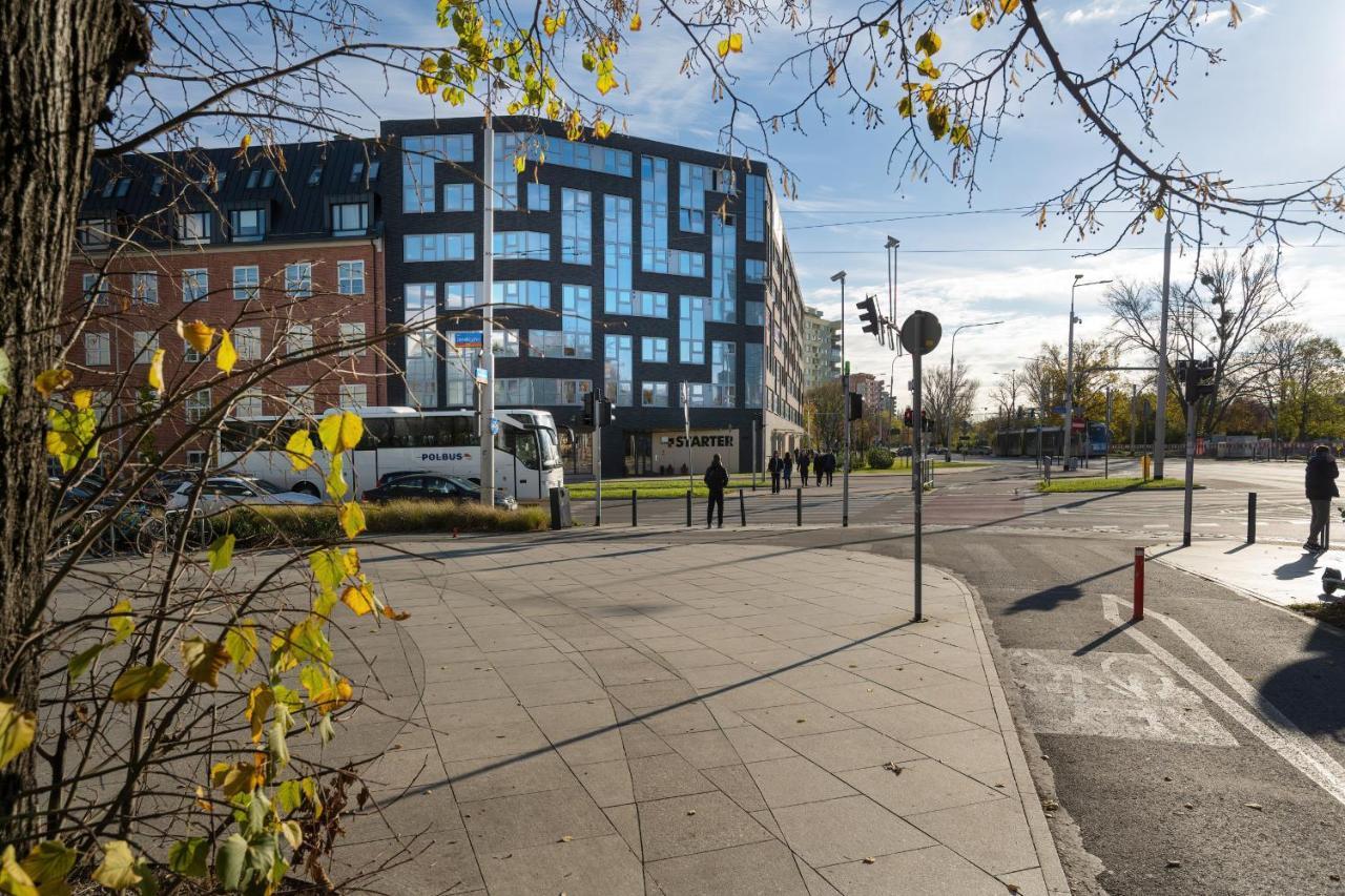 Trendy With Office Near Main Station By Renters Apartment