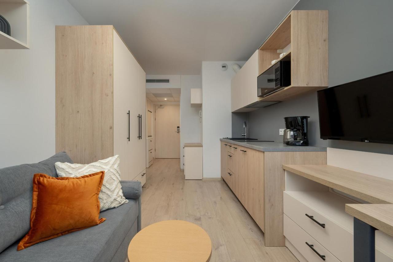 Apartment Trendy With Office Near Main Station By Renters Wroclaw