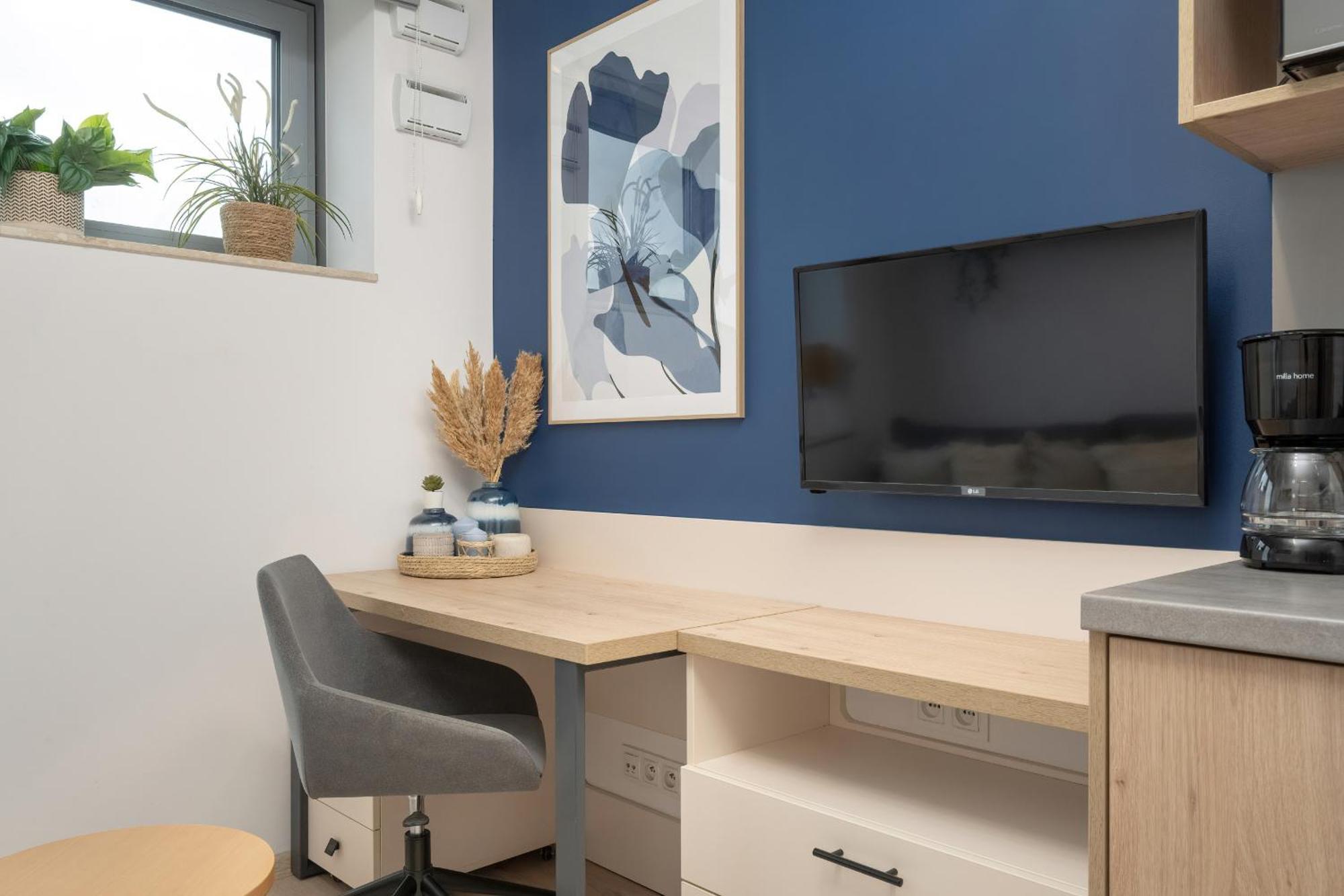 Trendy With Office Near Main Station By Renters Apartment Wroclaw